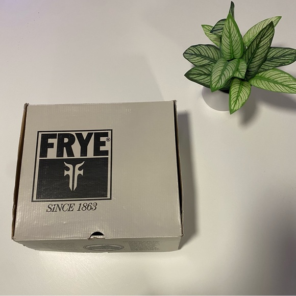 Frye Regina Heel Bootie Soft Vintage Leather Boots - Picture 3 of 15